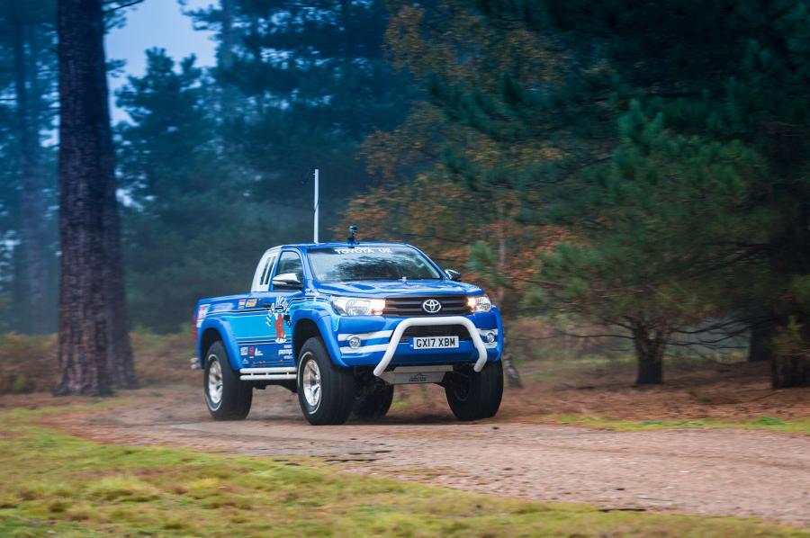  Toyota Hilux Xtra Cab Bruiser by Arctic Trucks 2017 года  (фото 7 из 21)